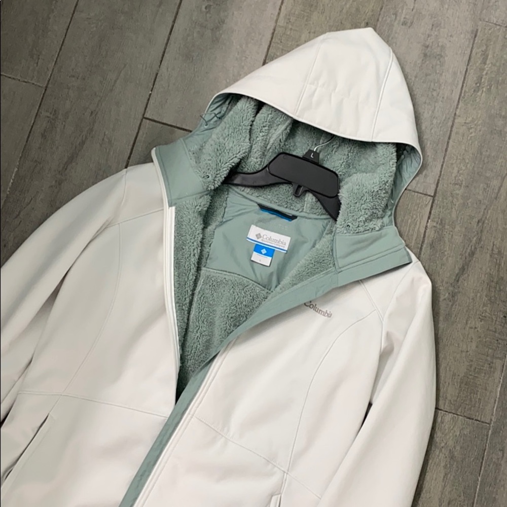 Wind proof Columbia Jacket/Coat